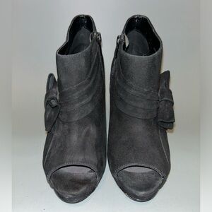 Pre loved Aldo suede booties